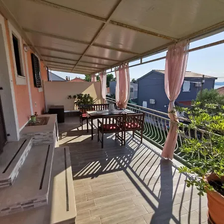 Tajana Apartment Sukosan