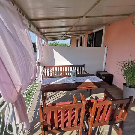 Tajana Apartment *