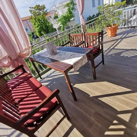Tajana Apartment *