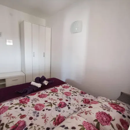 Tajana Apartment *