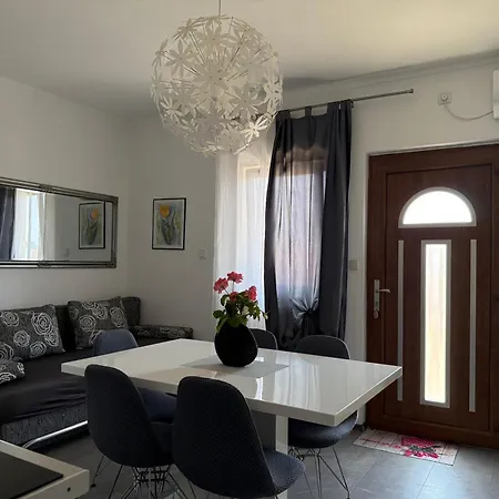 Apartment Tajana *