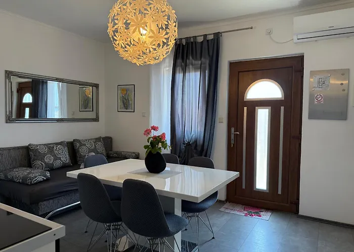 Tajana Apartment Sukosan